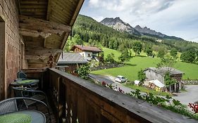 Cozy Feel Good Holiday Apartment In Leogang
